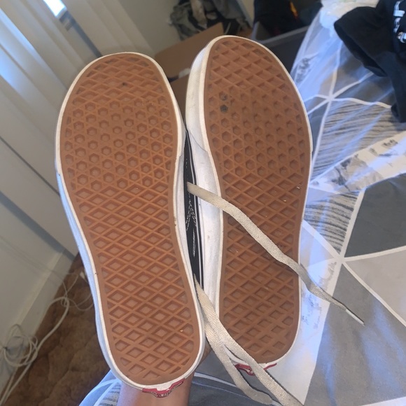 Vans - Picture 2 of 2